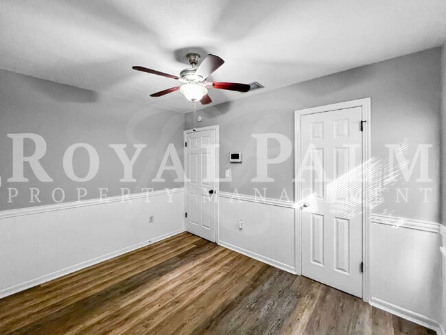 Building Photo - 1918 Grace Ave