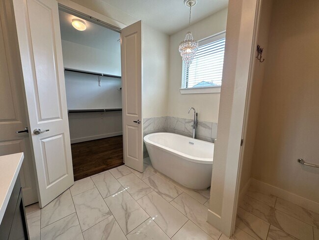Building Photo - For Lease | 3 Bed, 3.5 Bath | 2,138 Sq Ft ...