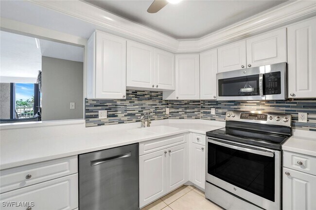 Building Photo - 260 Seaview Ct