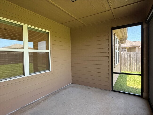 Building Photo - 21102 Echo Manor Dr