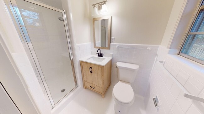 Building Photo - Newly Renovated Home For Rent