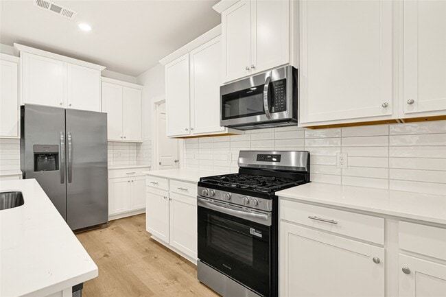 Building Photo - 31819 Autumn Spur Ln