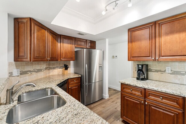 Building Photo - 403 Sea Oats Dr