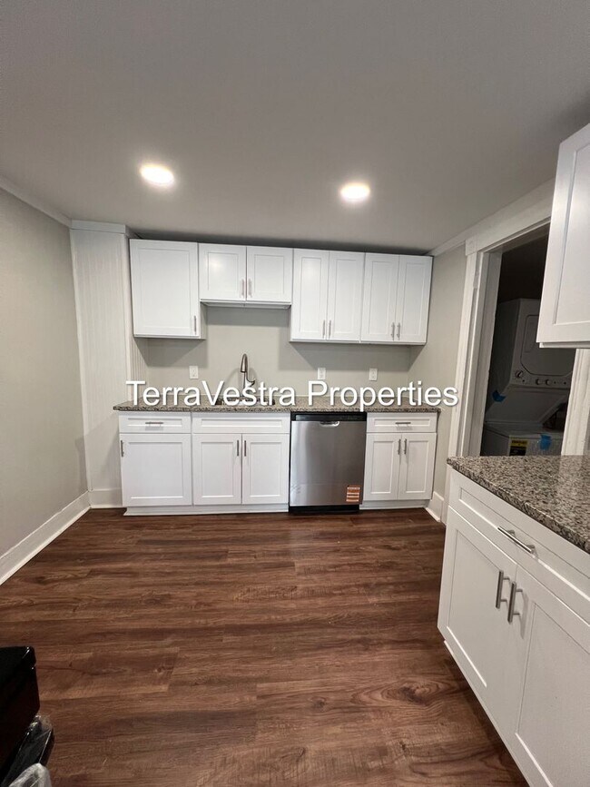 Building Photo - 4 Bed in Millville! Eligible for $500 Security Deposit.