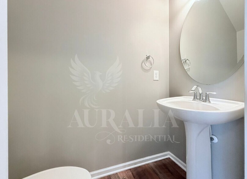 Building Photo - 705 Keystone Park Dr