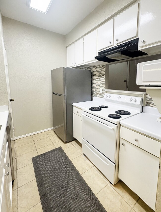 Building Photo - 7950 N Stadium Dr