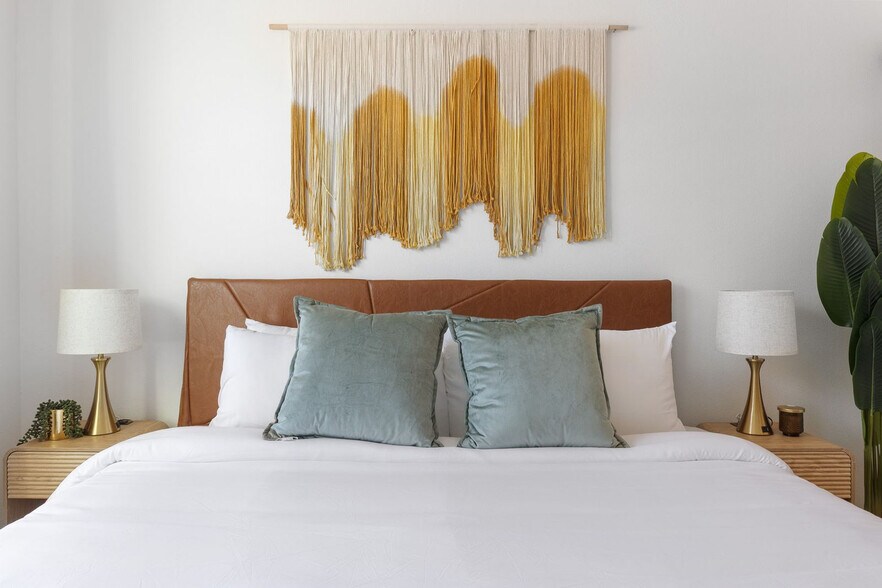 Building Photo - 1301 Leah Ave