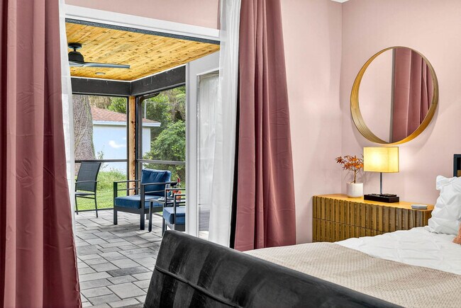 Building Photo - 319 Brentwood Dr