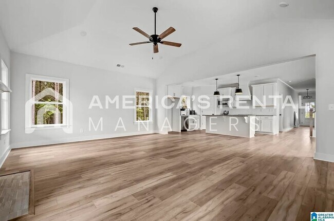 Building Photo - Rare 5 Bedroom Home for Rent!