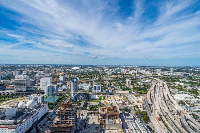 Building Photo - 1000 Biscayne Blvd