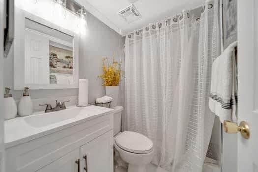 Building Photo - 4841 NW 22nd Ct