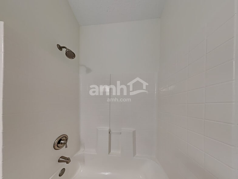 Building Photo - 2340 Aberford Ct