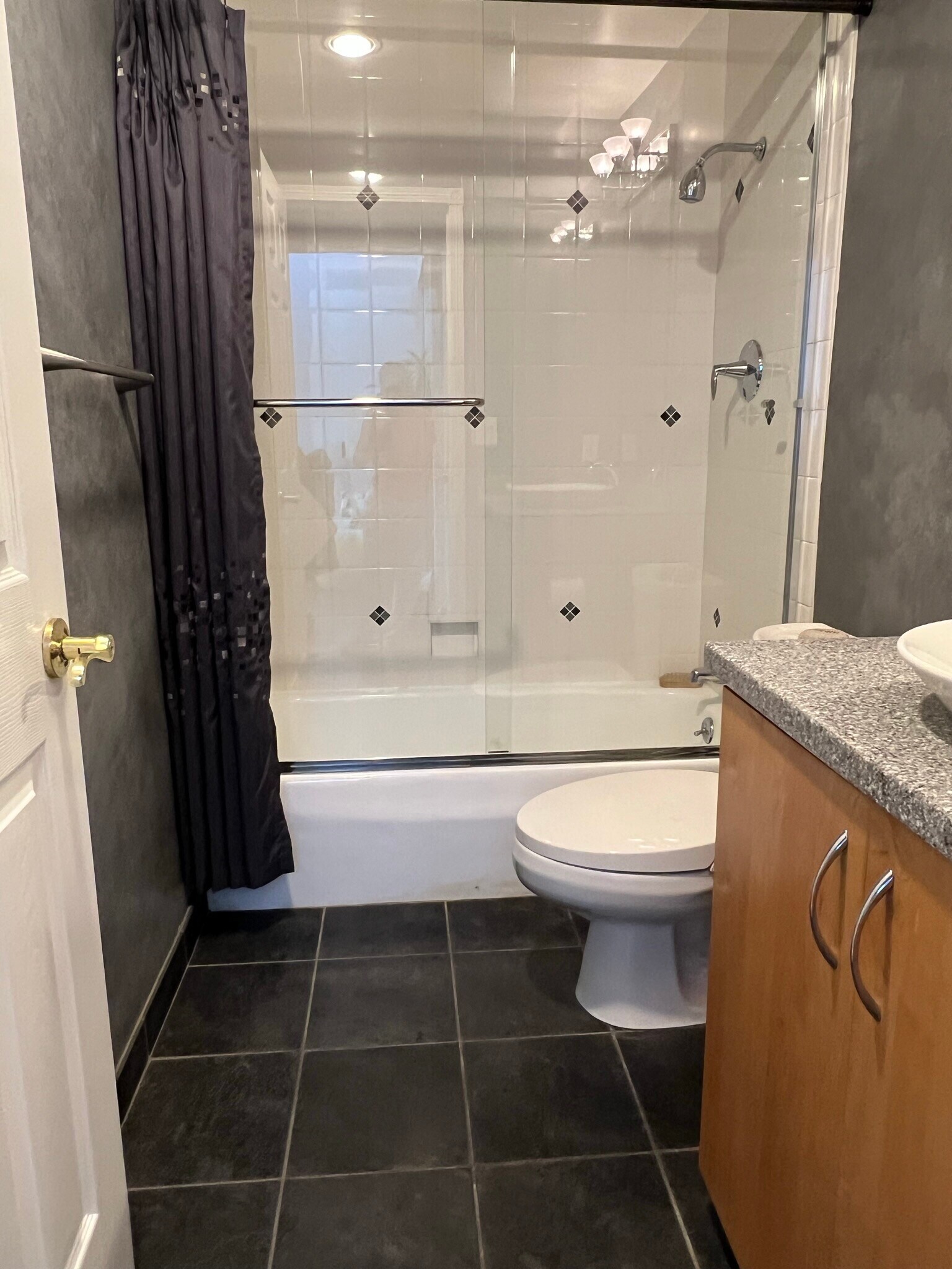 Building Photo - 6151 Canterbury Dr