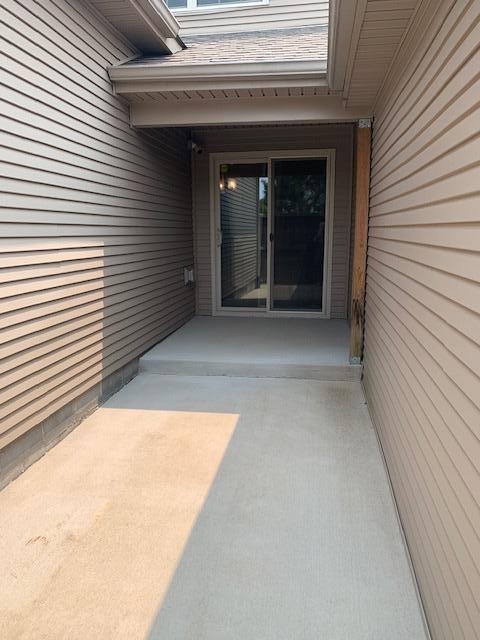 Building Photo - 1308 Russell Springs Dr