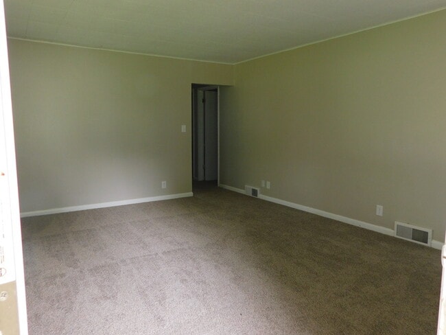 Building Photo - 901 Mahrenholz Ave