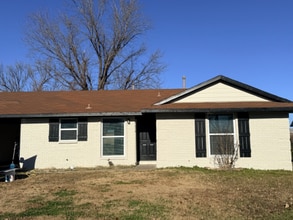 Building Photo - 9137 E 46th Pl