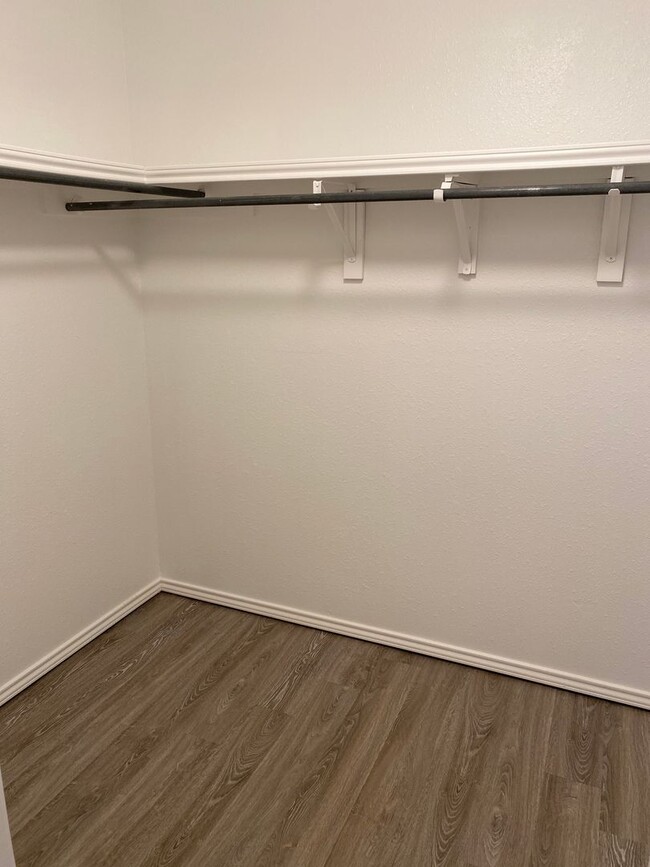 Building Photo - 7901 Albany Ave