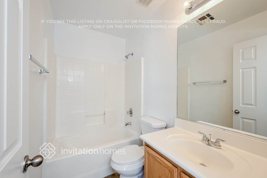 Building Photo - 942 Cantabria Heights Ave