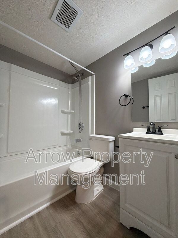 Building Photo - 1730 G St
