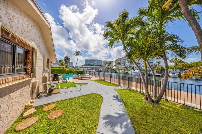 Building Photo - 2752 NE 3rd St