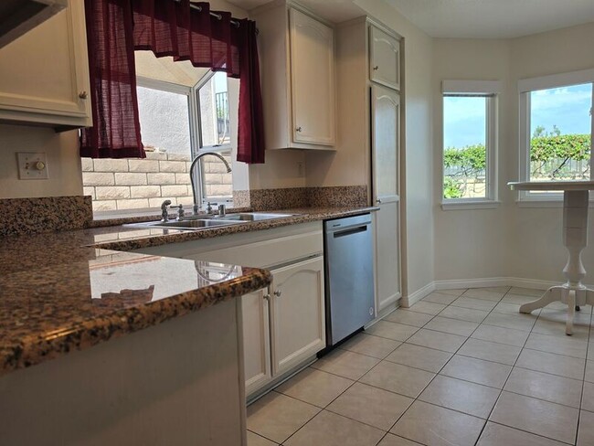 Building Photo - 27875 Avenida Armijo
