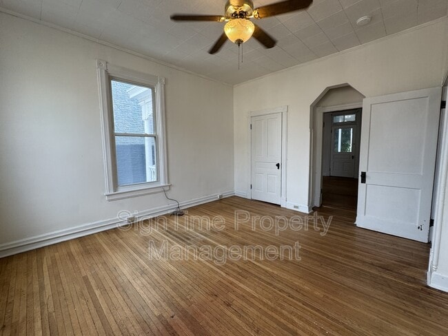 Building Photo - 117-121 East Antietam Street - 121 2nd Fl A