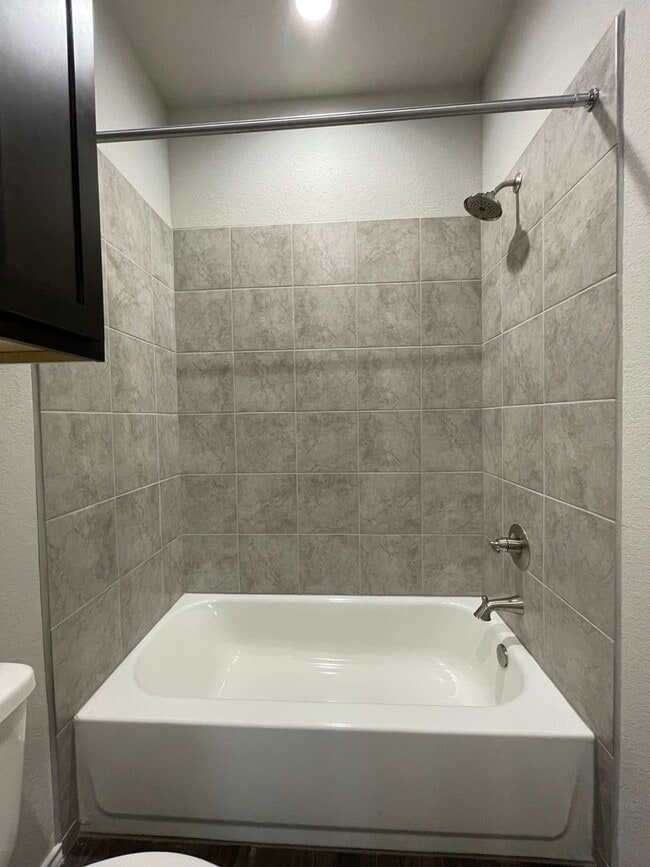 Building Photo - Townhome for rent
