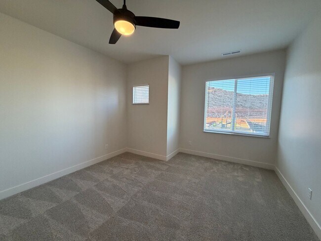 Building Photo - 614 Hemsworth Ln