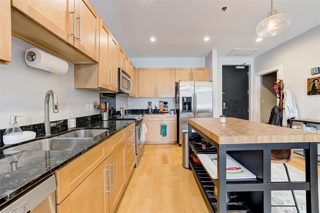 Building Photo - 444 N Central Ave