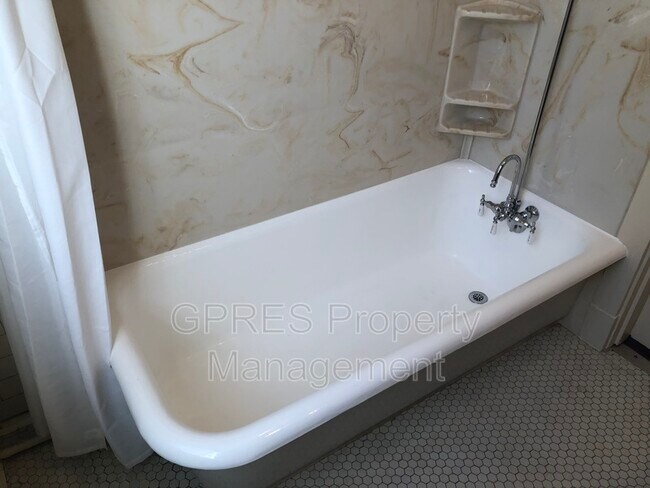 Building Photo - 357 Washington Ave