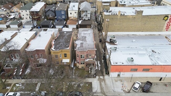 Building Photo - 4742 N Sawyer Ave