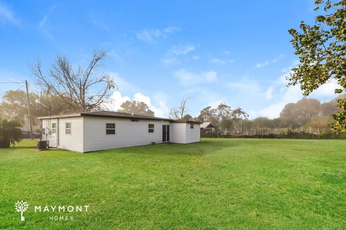 Building Photo - 147 NW 10th Dr