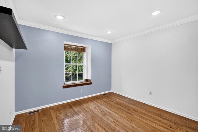 Building Photo - 34 Chicopee Dr