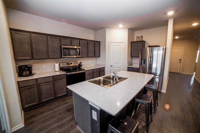 Building Photo - 103 Whirlway Ln