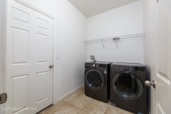 Building Photo - 632 Stonebriar Dr