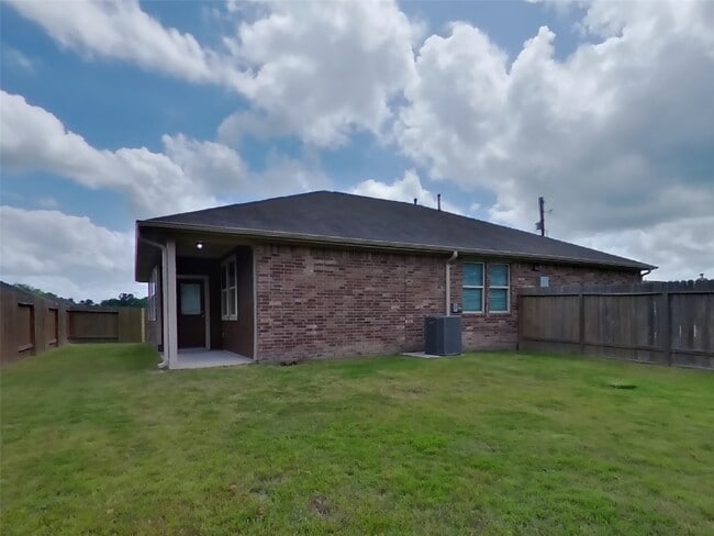 Building Photo - 15607 Jackie Robinson Rd