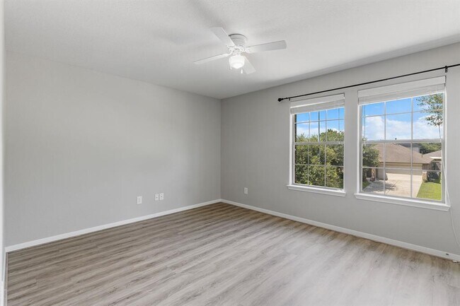 Building Photo - 2721 Sandberry Dr