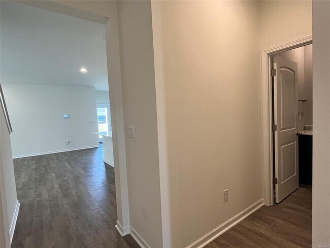 Building Photo - 3336 Meriwether Dr