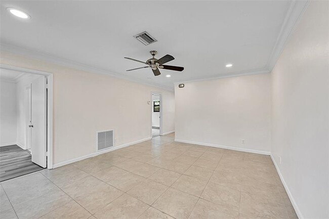 Building Photo - 2200 NE 54th St