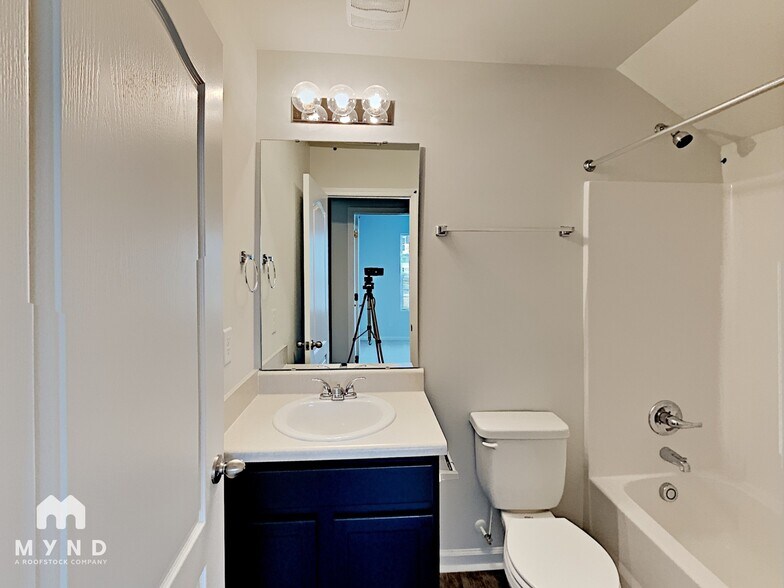 Building Photo - 126 Forest Bend Way