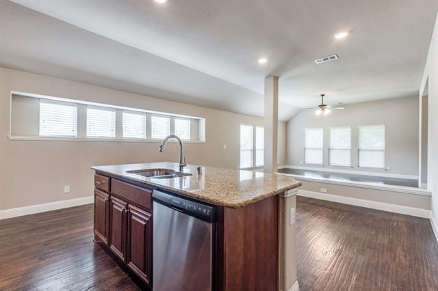 Building Photo - 1722 Sherwood Dr