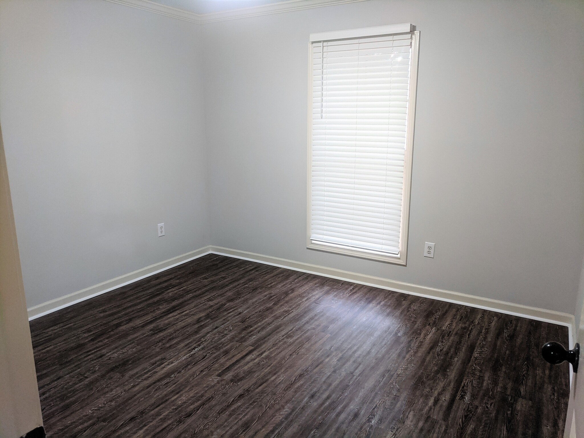 Building Photo - 506 Briars Bend