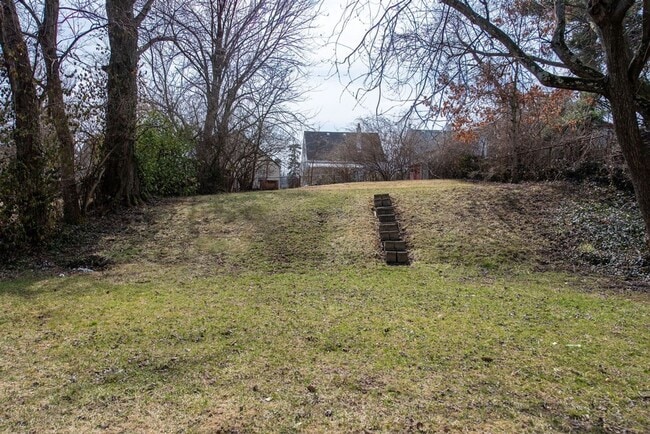 Building Photo - COVEDALE - 3+ bedroom brick cape cod  with one garage built in garage