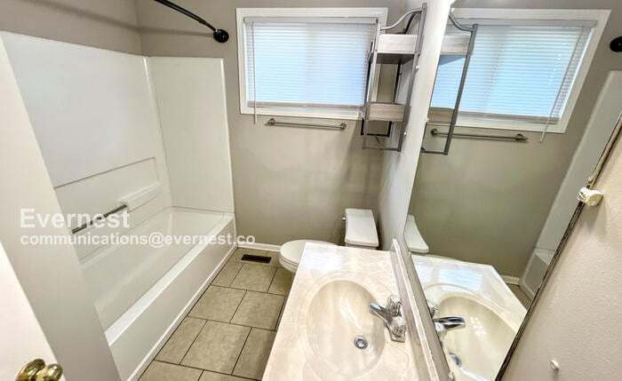 Building Photo - 1361 N Concord Rd