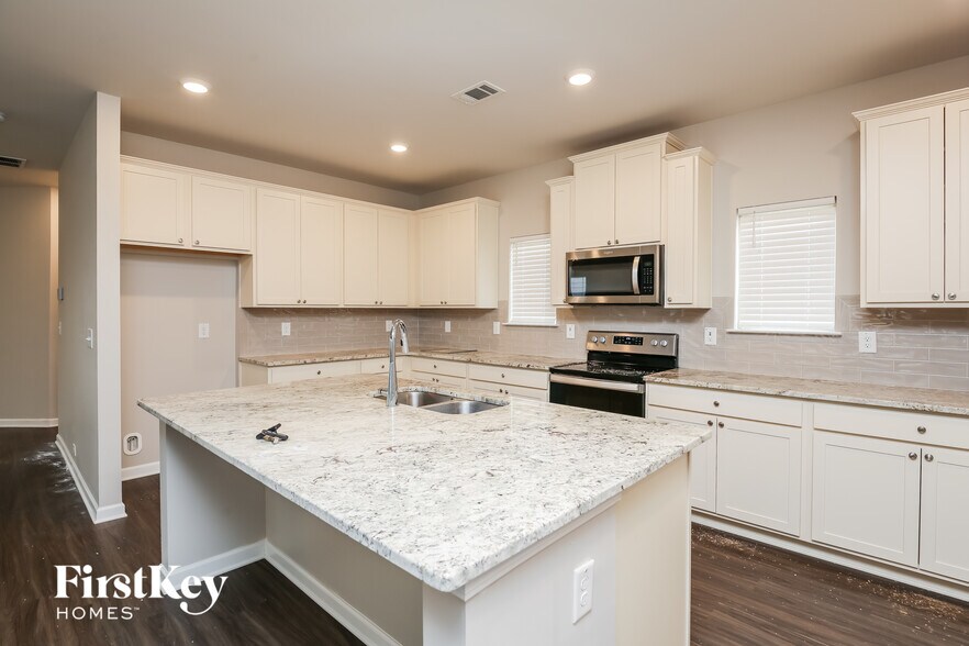 Building Photo - 2476 Morgan Spring Ln