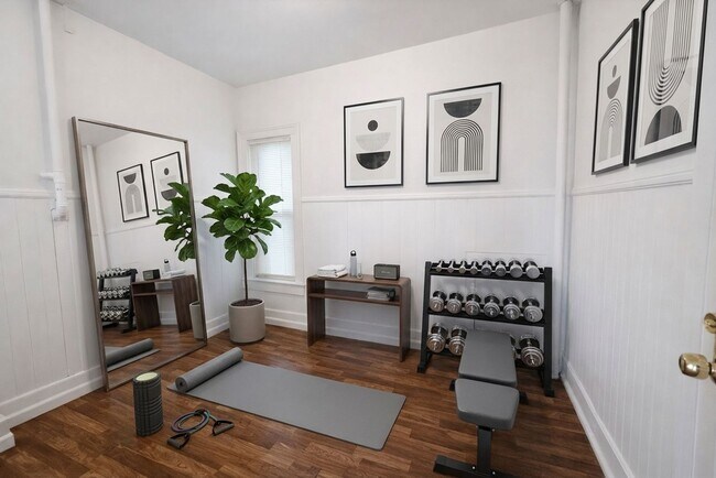 Building Photo - 218 N George St