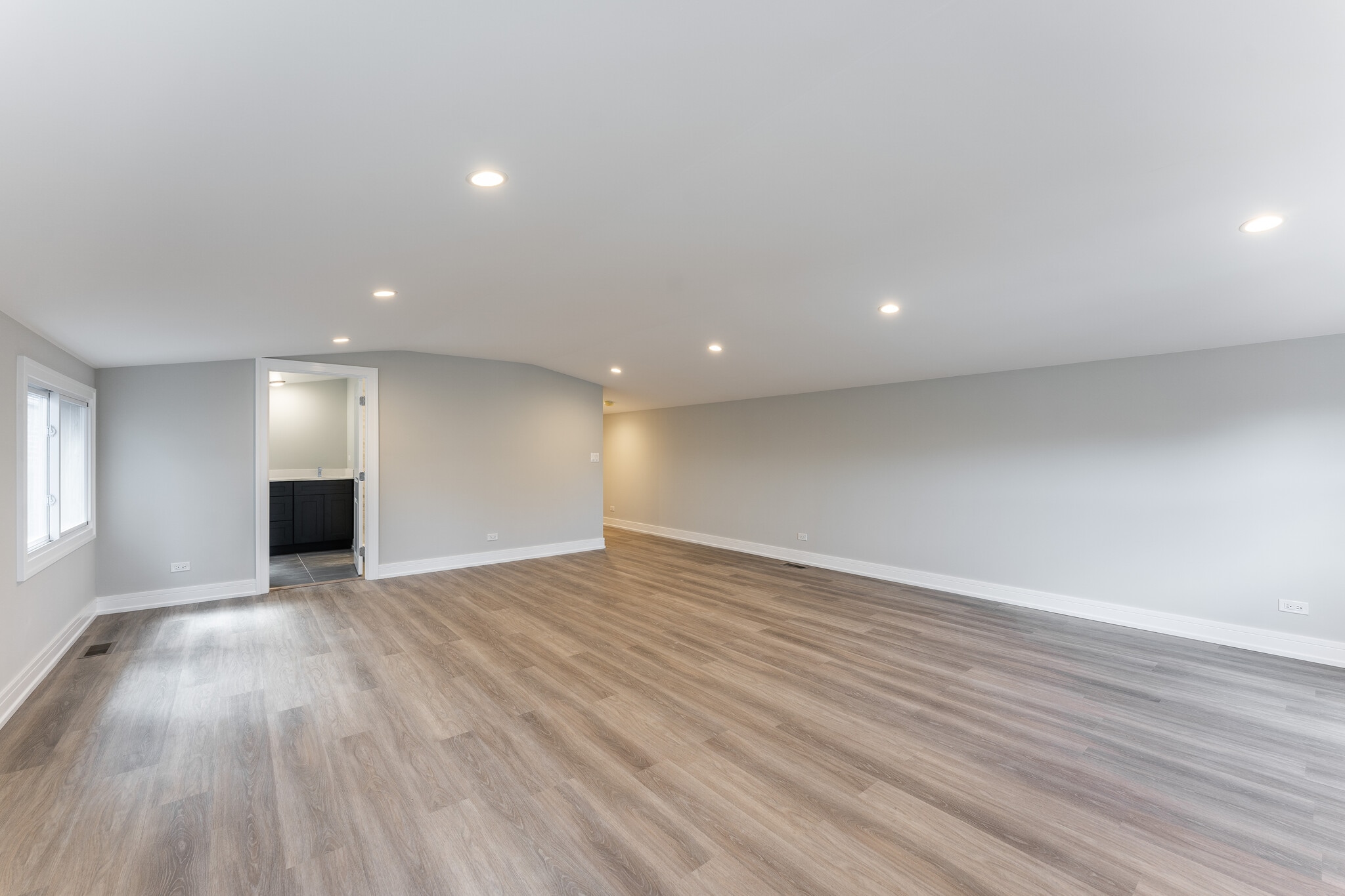 Building Photo - 1725 N Honore St