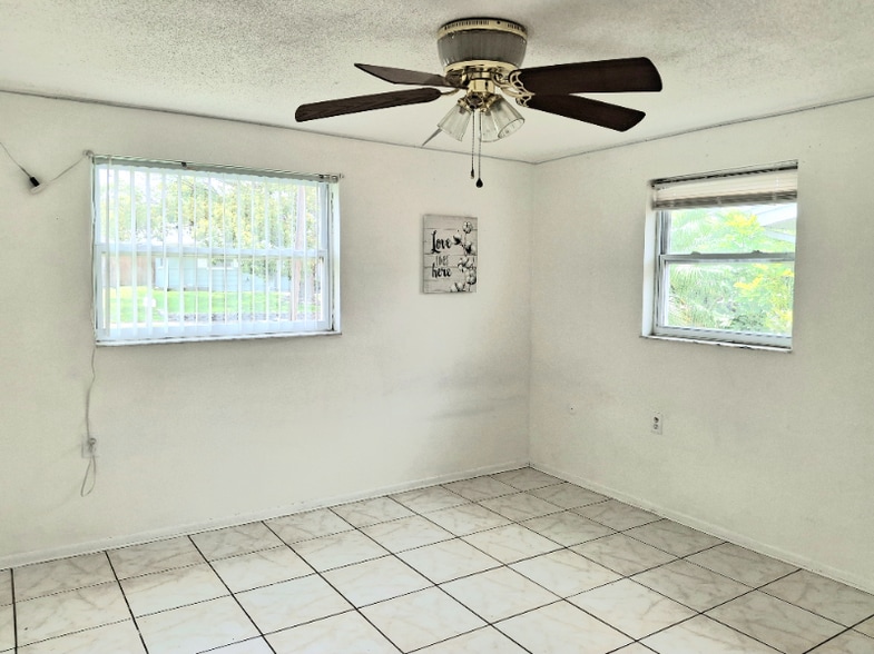 Building Photo - 1633 Doubloon Dr