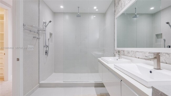 Building Photo - 6611 NW 105th Pl