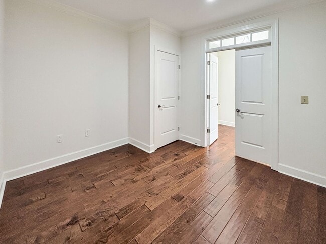 Building Photo - A 2 BR Lifestyle of Luxury at One Vinings Mountain!